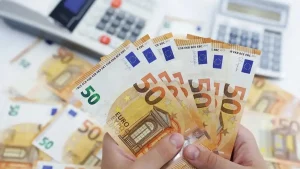 Επίδομα έως 750 ευρώ τον μήνα: Ποιοι είναι οι δικαιούχοι και πώς γίνεται η αίτηση