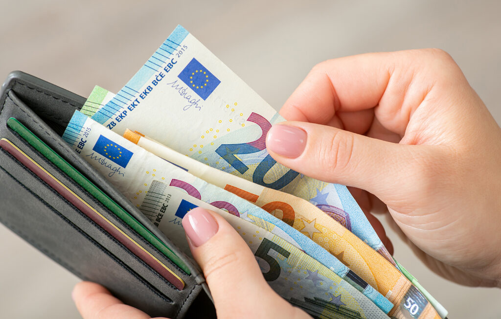 Μόλις ανακοινώθηκε: Έκτακτο επίδομα 150 ευρώ μέχρι τέλος Ιουνίου