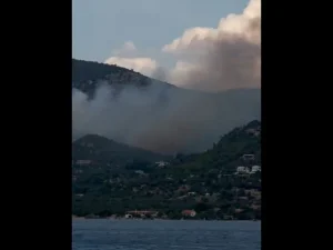 ΗΧΗΣΕ ΤΟ 112 ΤΩΡΑ – ΠΛΗΣΙΑΖΕΙ ΑΠΕΙΛΗΤΙΚΑ ΤΑ ΣΠΙΤΙΑ Η ΦΩΤΙΑ – ΣΥΝΑΓΕΡΜΟΣ ΣΤΗΝ ΠΥΡΟΣΒΕΣΤΙΚΗ