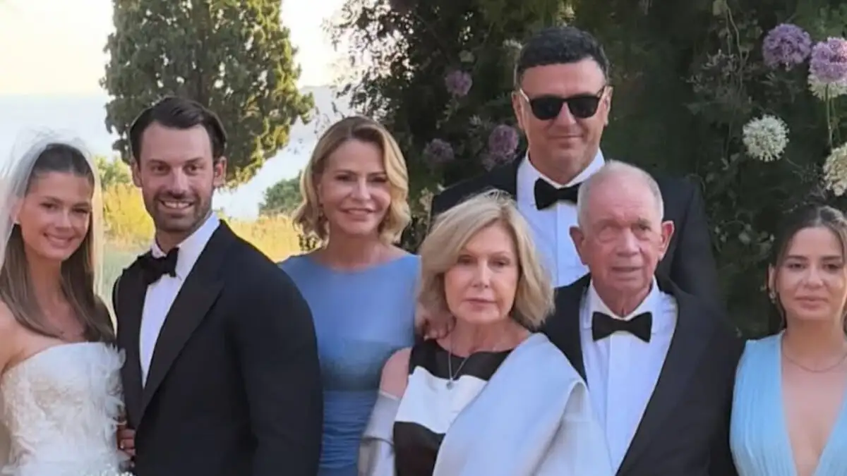 Αμαλία Κωστοπούλου - Τζέικ Μέντγουελ: Ο γάμος τους, η πολυώροφη τούρτα και οι φωτογραφίες της Τζένης Μπαλατσινού