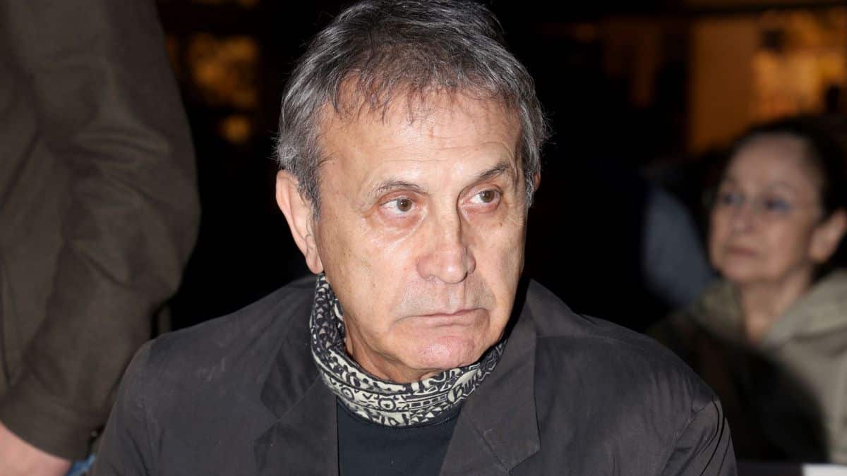 «Χτίζει αυτοκρατορία» ο Γιώργος Νταλάρας: Αυτό είναι το νέο του «παλάτι» εκατομμυρίων στην Αντίπαρο