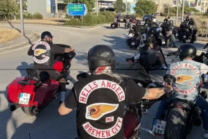 ΣΥΝΑΓΕΡΜΟΣ ΣΕ ΠΑΣΙΓΝΩΣΤΗ ΠΟΛΗ ΤΗΣ ΕΛΛΑΔΑΣ – ΕΦΤΑΣΑΝ ΧΙΛΙΑΔΕΣ ΜΗΧΑΝΟΒΙΟΙ ΤΗΣ ΠΙΟ ΕΠΙΚΙΝΔΥΝΗΣ ΟΜΑΔΑΣ ΤΟΥ ΚΟΣΜΟΥ