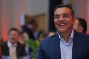 Ο Τσίπρας δίνει τη χαριστική βολή στο ΠΑΣΟΚ: Ποια πρωτοκλασάτα του στελέχη, παίρνει στην ΕΛ.Α.Σ.