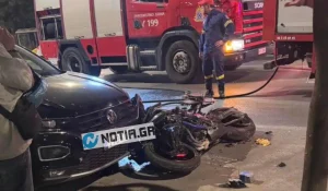 ΚΑΛΛΙΘΕΑ ΤΩΡΑ: ΔΕΝ ΘΑ ΠΙΣΤΕΥΕΤΕ ΠΟΙΟΣ ΕΙΝΑΙ Ο ΟΔΗΓΟΣ ΠΟΥ ΔΙΑΜΕΛΙΣΤΗΚΕ ΣΤΗ ΜΕΣΗ ΤΟΥ ΔΡΟΜΟΥ