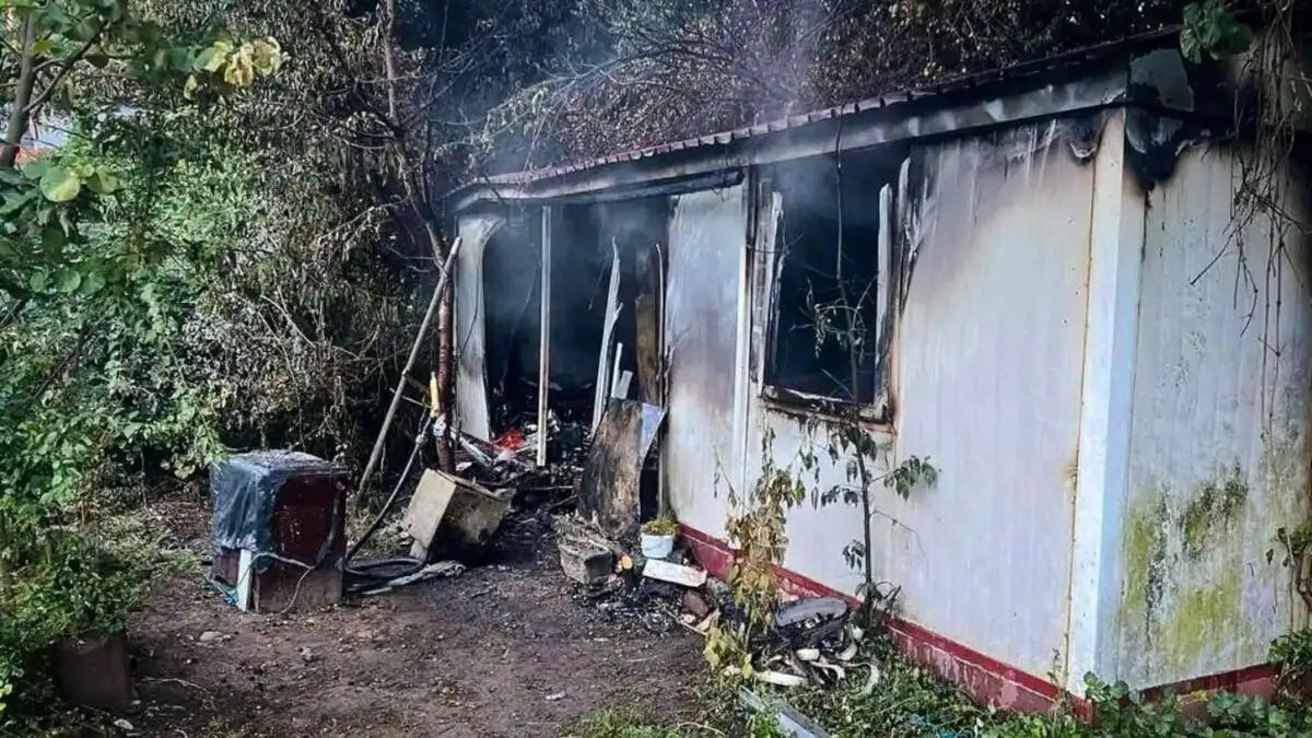 Η τραγική ιστορία των αδερφών που απανθρακώθηκαν στην Κόνιτσα - Ζούσαν από το 1996 σε κοντέινερ