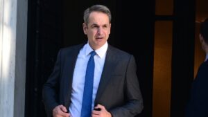 «Σεισμός» στην κυβέρνηση: Ο βουλευτής με το βαρύ βιογραφικό που ετοιμάζεται για το Μαξίμου – Οι 50 βουλευτές που «δείχνουν» τον διάδοχο του Μητσοτάκη!