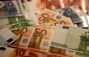 Επίδομα 600 ευρώ για συνταξιούχους: Ποιοι θα δουν διπλή πληρωμή