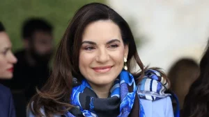 Όλγα Κεφαλογιάννη – Βαρδινογιάννη: Η υπουργός πρόσθεσε και το επώνυμο της μητέρας της