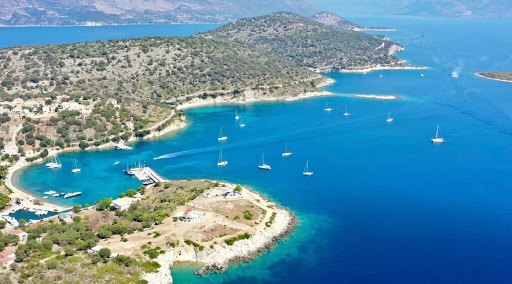 Το κρυφό διαμάντι του Ιονίου όπου δεν υπάρχουν αυτοκίνητα και η ζωή κυλά σαν να έχει σταματήσει ο χρόνος