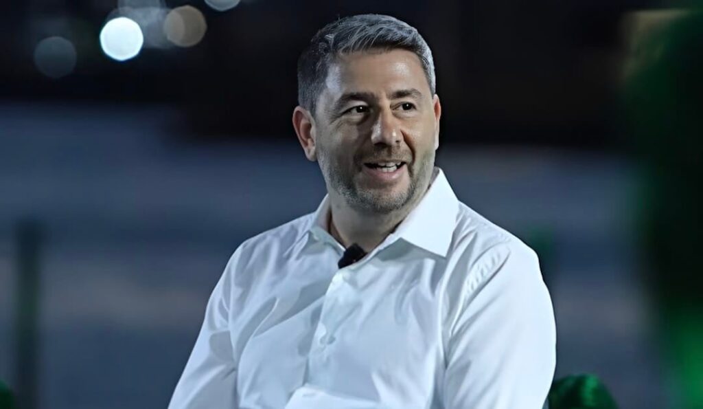 Ανδρουλάκης: «Δωρεάν μετακίνηση με τα μέσα μεταφοράς για όλους μέχρι 24 ετών»