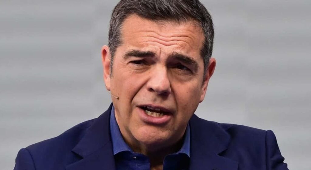 Απάντηση Τσίπρα σε Μητσοτάκη για το… δίπλωμα: «Ούτε πατίνι δεν θα έπρεπε να οδηγεί»