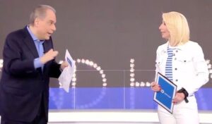 Μίνα Καραμήτρου: Με νάρθηκα μετά την έκρηξη στο OPEN – «Είσαι εφτάψυχη» της είπε ο Νίκος Στραβελάκης
