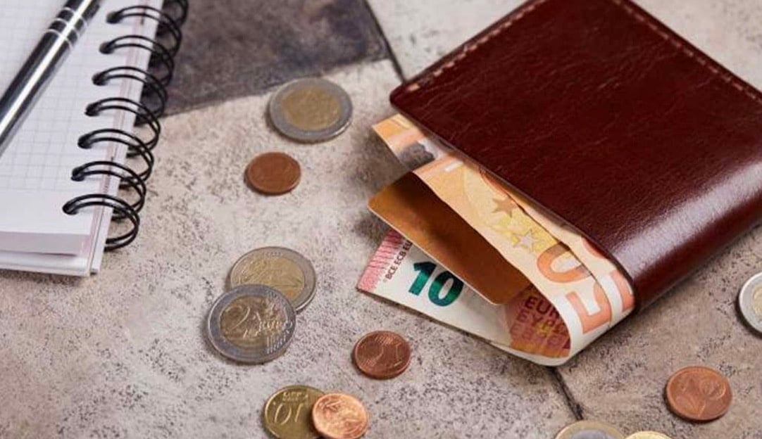 Έρχεται πακέτο 7 μέτρων στήρiξης: Ποιοι θα λάβουν χρήματα και ποιοι ελαφρύνσεις από αυτό το μήνα