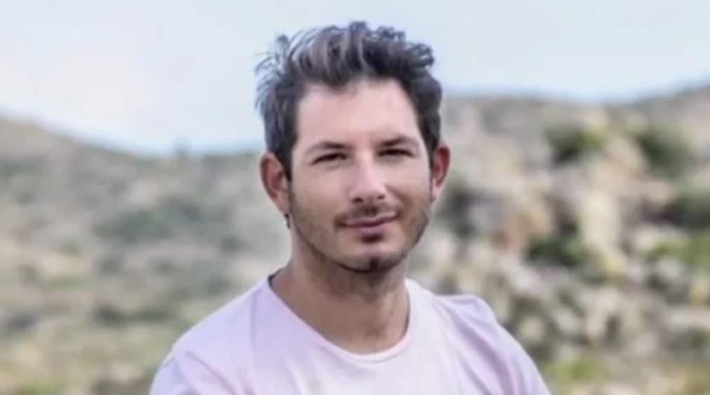 Περρής: «Με έβαλαν να υπογράψω όρο στο συμβόλαιο ότι δεν θα πω δημόσια ότι είμαι γκέι»