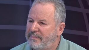Αθανασιάδης της ΕΛΑΣ: «Θα φορολογήσουμε την υπερπολυτελή διαβίωση, όσους έχουν κότερα και αυτοκίνητα 3.000 κυβικών»