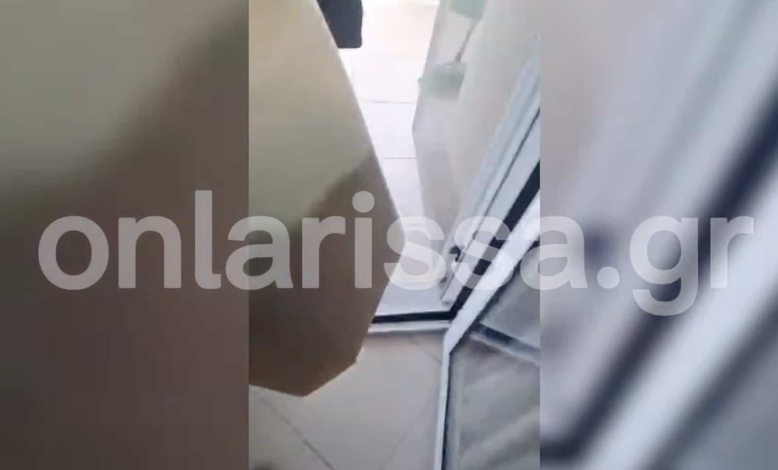 Απίστευτο βίντεο στη Λάρισα με τσεκούρι και δοχείο με εύφλεκτο υγρό - Όμηρος η πρώην σύζυγός του ενώ έκανε ζωντανή μετάδοση 