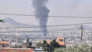 Συναγερμός στο Μενίδι: Μεγάλη φωτιά σε εξέλιξη – Πυκνοί καπνοί σκέπασαν περιοχές της Αττικής