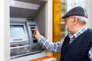 Επίδομα 600 ευρώ για συνταξιούχους: Ποιοι θα δουν τωρα διπλή πληρωμή