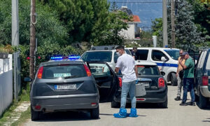 TEΡΑΣΤΙΑ ΑΝΑΤΡΟΠΗ ΣΤΟ ΔΙΠΛΟ ΦΟΝΙΚΟ ΣΤΟ ΑΙΓΙΟ ΜΟΛΙΣ ΤΩΡΑ: ΤΙ ΒΡΗΚΑΝ ΟΙ ΑΣΤΥΝΟΜΙΚΟΙ ΜΕΣΑ ΣΤΟ ΣΠΙΤΙ ΠΟΥ ΑΝΑΤΡΕΠΕΙ ΤΑ ΠΑΝΤΑ – ΤΙ ΑΠΑΝΤΑ Ο ΙΤΑΛΟΣ