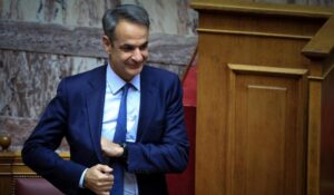 Οριστική απόφαση λίγο πριν τις εκλογές: Όλη η αλήθεια για τον 13ο μισθό