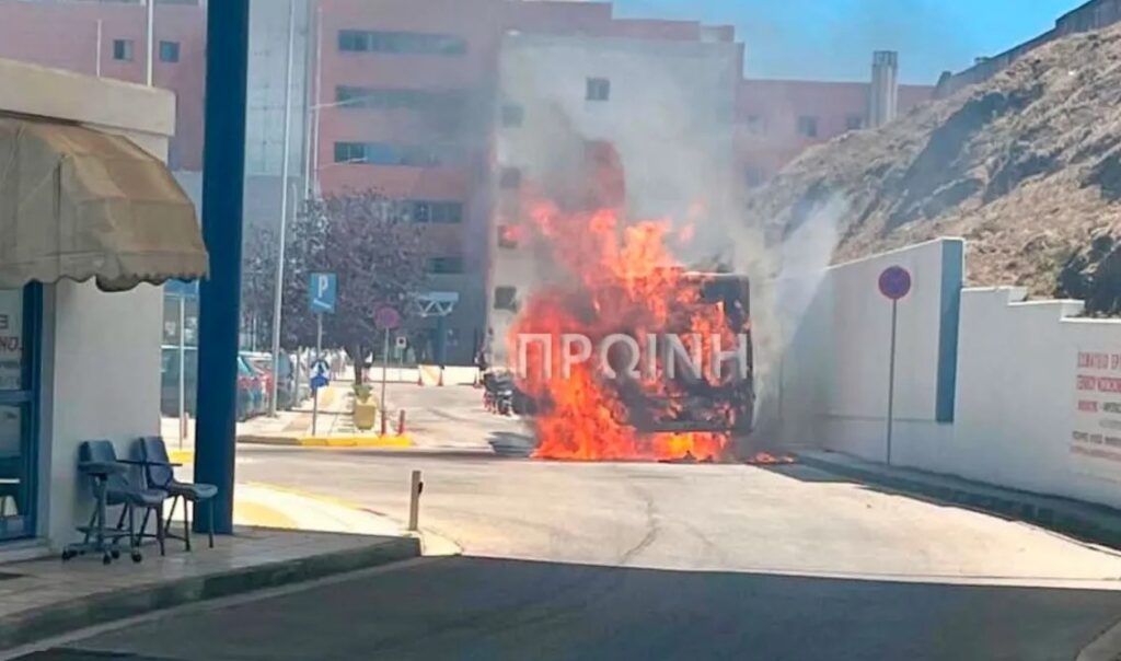 ΠΑΝΙΚΟΣ ΣΕ ΑΣΤΙΚΟ ΛΕΩΦΟΡΕΙΟ ΓΕΜΑΤΟ ΕΠΙΒΑΤΕΣ – ΕΤΡΕΧΑΝ ΠΑΝΙΚΟΒΛΗΤΟΙ ΟΙ ΑΝΘΡΩΠΟΙ ΣΤΟΝ ΔΡΟΜΟ