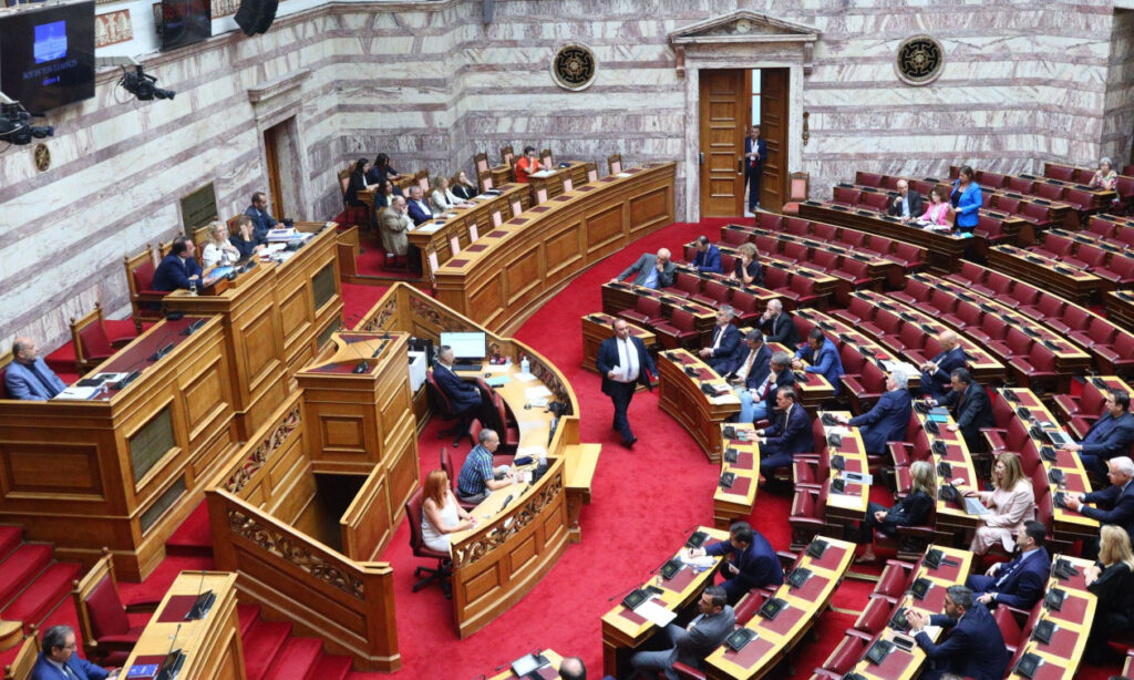 «ΒΟΜΒΑ» ΣΤΗΝ ΒΟΥΛΗ: ΜΟΛΙΣ ΠΑΡΑΙΤΗΘΗΚΕ! ΚΑΝΕΙΣ ΔΕΝ ΤΟ ΠΕΡΙΜΕΝΕ! ΜΕΓΑΛΗ ΑΝΑΣΤΑΤΩΣΗ!