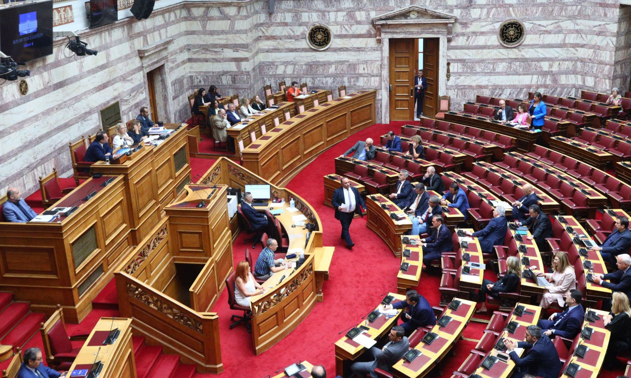 «ΒΟΜΒΑ» ΣΤΗΝ ΒΟΥΛΗ: ΜΟΛΙΣ ΠΑΡΑΙΤΗΘΗΚΕ! ΚΑΝΕΙΣ ΔΕΝ ΤΟ ΠΕΡΙΜΕΝΕ! ΜΕΓΑΛΗ ΑΝΑΣΤΑΤΩΣΗ!