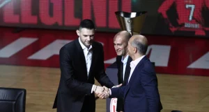 Αποκάλυψη Βαγγέλη Ιωάννου: Αυτή είναι η πρόταση Ολυμπιακού σε Παπανικολάου