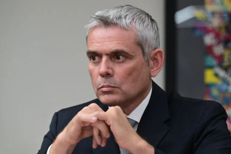 ΕΓΙΝΕ ΓΝΩΣΤΟ ΓΙΑ ΤΙΣ ΣΥΝΤΑΞΕΙΣ ΧΗΡΕΙΑΣ – ΞΕΣΗΚΩΝΟΝΤΑΙ ΟΙ ΣΥΝΤΑΞΙΟΥΧΟΙ