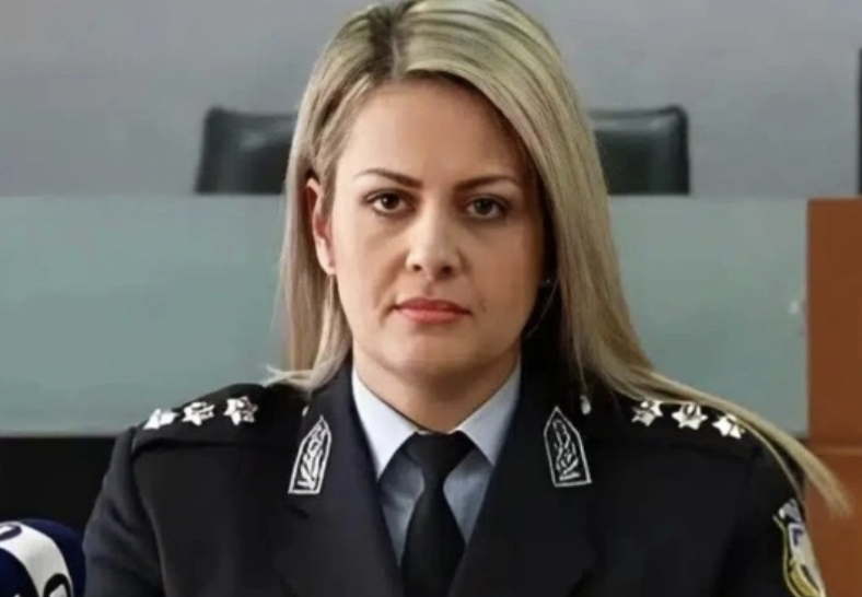 Η «κρυφή» ζωή της Κωνσταντίας Δημογλίδου: Ποια είναι στην πραγματικότητα η εντυπωσιακή εκπρόσωπος Τύπου της ΕΛ.ΑΣ.