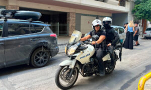 Τραγωδία στο γκαράζ του Πειραιά: Τι ούρλιαξε η μητέρα της 24χρονης όταν την είδε νεκρή με τον σύντροφό της