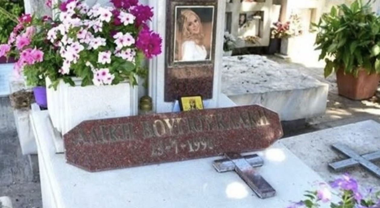 ΣΟΚ με αυτό που έκαναν στον τάφο της Αλίκης Βουγιουκλάκη 30 χρόνια μετά τον θάνατο της