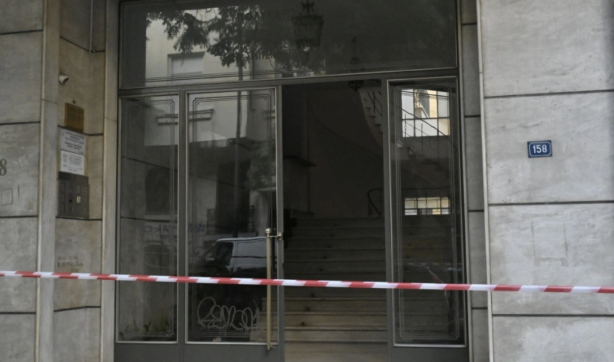 «Η κόρη είδε τα πόδια του και τα…»: Σοκ με αυτό που αντίκρισε η κόρη του Σταύρου Γεωργίου μόλις μπήκε στο γραφείο – Η συγκλονιστική μαρτυρία του αδελφού του