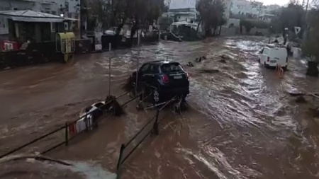 ΠΝΙΓΕΤΑΙ ΠΑΣΙΓΝΩΣΤΗ ΠΕΡΙΟΧΗ ΤΗΣ ΧΩΡΑΣ ΜΑΣ - ΣΕ ΠΑΝΙΚΟ ΟΙ ΚΑΤΟΙΚΟΙ