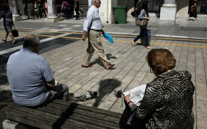 Συνταξιούχοι: Ποιες ακριβώς ημερομηνίες θα εισπράξουν τις συντάξεις Αυγούστου και Σεπτεμβρίου