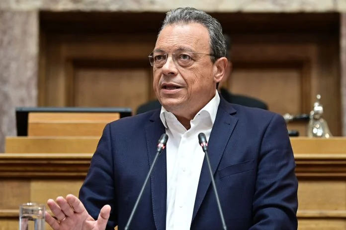 ΕΚΤΑΚΤΟ! ΠΑΡΑΙΤΗΘΗΚΕ ΠΡΟΕΔΡΟΣ ΓΝΩΣΤΟΥ ΕΛΛΗΝΙΚΟΥ ΚΟΜΜΑΤΟΣ