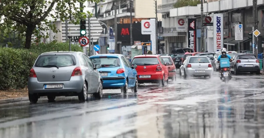 Έρχονται μπόρες στην Αττική το Σάββατο – Τι ώρα θα βρέξει
