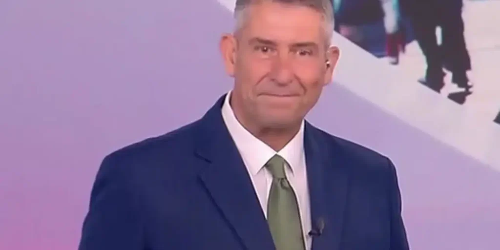 Άκης Παυλόπουλος: Με δάκρυα η τελευταία του ημέρα στον ΣΚΑΪ – Πώς χαιρέτησε κοινό και συνεργάτες