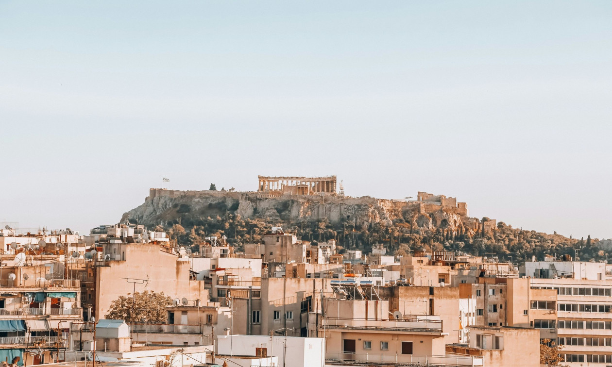 ΕΚΤΑΚΤΟ ΤΩΡΑ ΣΤΟ ΚΕΝΤΡΟ ΤΗΣ ΑΘΗΝΑΣ: ΤΡΕΧΟΥΝ ΤΑ ΑΣΘΕΝΟΦΟΡΑ