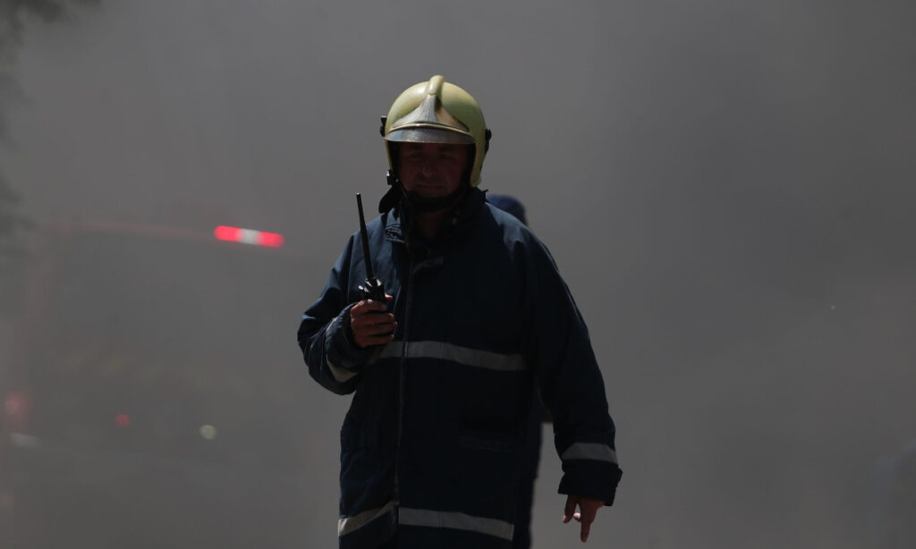 ΚΑΙΓΕΤΑΙ ΠΑΣΙΓΝΩΣΤΟ ΕΡΓΟΣΤΑΣΙΟ – ΣΥΝΑΓΕΡΜΟΣ ΣΤΗΝ ΠΥΡΟΣΒΕΣΤΙΚΗ