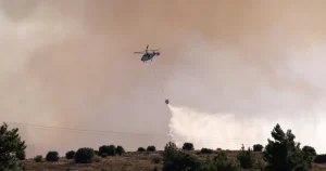 ΕΚΤΑΚΤΟ: «Κόλαση» φωτιάς στη χώρα μας – Στη μάχη 6 εναέρια μέσα, τιτάνια προσπάθεια