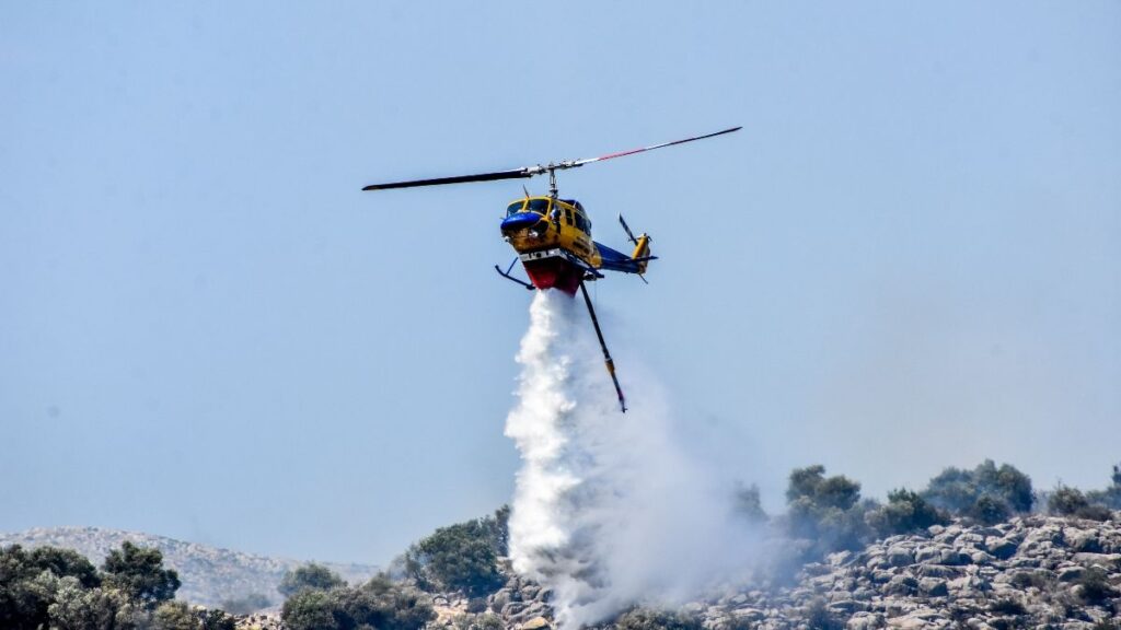 Έκτακτο: Μεγάλη φωτιά τώρα  Eπί ποδός η Πυροσβεστική