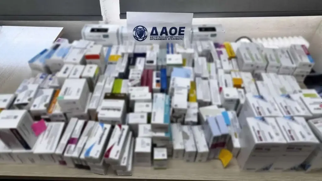 ΕΚΤΑΚΤΟ ΤΩΡΑ: ΣΥΝΕΛΗΦΘΗ ΓΝΩΣΤΟΣ ΒΟΥΛΕΥΤΗΣ ΩΣ ΑΡΧΗΓΟΣ ΚΥΚΛΩΜΑΤΟΣ ΣΕ ΑΠΑΤΕΣ