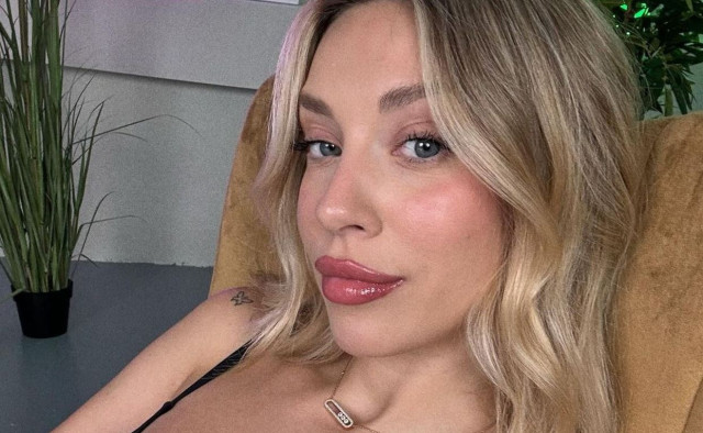 «Έριξε» το Instagram η Γαρυφαλλιά Καληφώνη – Οι φωτογραφίες που δεν άφησαν τίποτα στη φαντασία