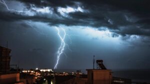 ΣΥΝΑΓΕΡΜΟΣ ΤΩΡΑ ΓΙΑ ΙΣΧΥΡΗ ΚΑΚΟΚΑΙΡΙΑ: ΗΧΗΣΕ ΤΟ 112 – «ΠΡΟΣΕΞΤΕ ΤΙΣ ΕΠΟΜΕΝΕΣ 12 ΩΡΕΣ»