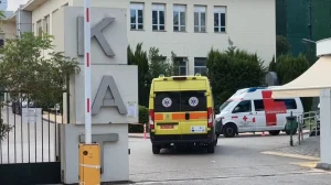 Eίδηση σoκ: Μεταφέρεται εσπευσμένα στο ΚΑΤ σε εξαιρετικά κpίσιμn κατάσταση