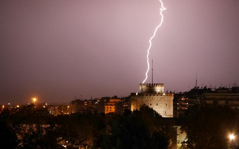Ξαφνικά μπουρίνια προ των πυλών σε 7 περιοχές – Πού θα πέσουν, ποιες ώρες και μέρες