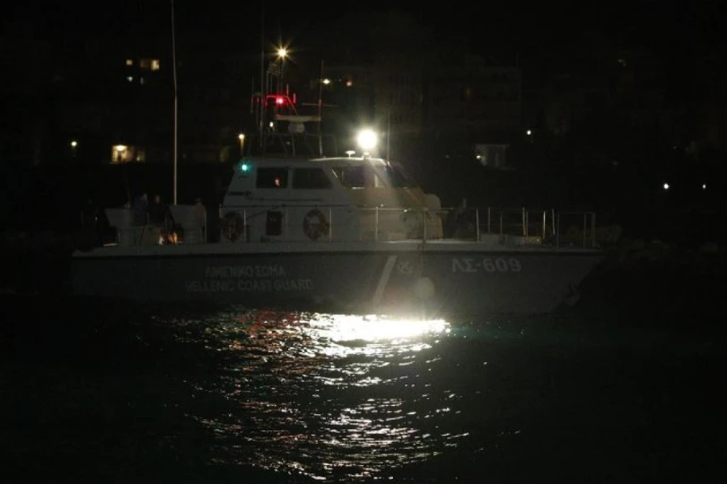 ΕΚΤΑΚΤΟ: ΚΟΚΚΙΝΟΣ ΣΥΝΑΓΕΡΜΟΣ ΣΤΟ ΛΙΜΕΝΙΚΟ – ΕΝΤΟΠΙΣΤΗΚΕ ΝΑΡΚΗ ΜΟΛΙΣ ΔΕΚΑ ΜΕΤΡΑ ΑΠΟ ΤΗΝ ΠΑΡΑΛΙΑ