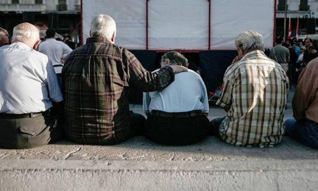 ΜΟΛΙΣ ΜΑΘΕΥΤΗΚΕ: ΔΥΣΤΥΧΩΣ ΑΣΧΗΜΑ ΝΕΑ ΓΙΑ ΤΙΣ ΣΥΝΤΑΞΕΙΣ