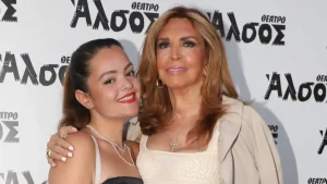 Μαριτίνα Ντενίση: Το τρυφερό φιλί με τον σύντροφό της